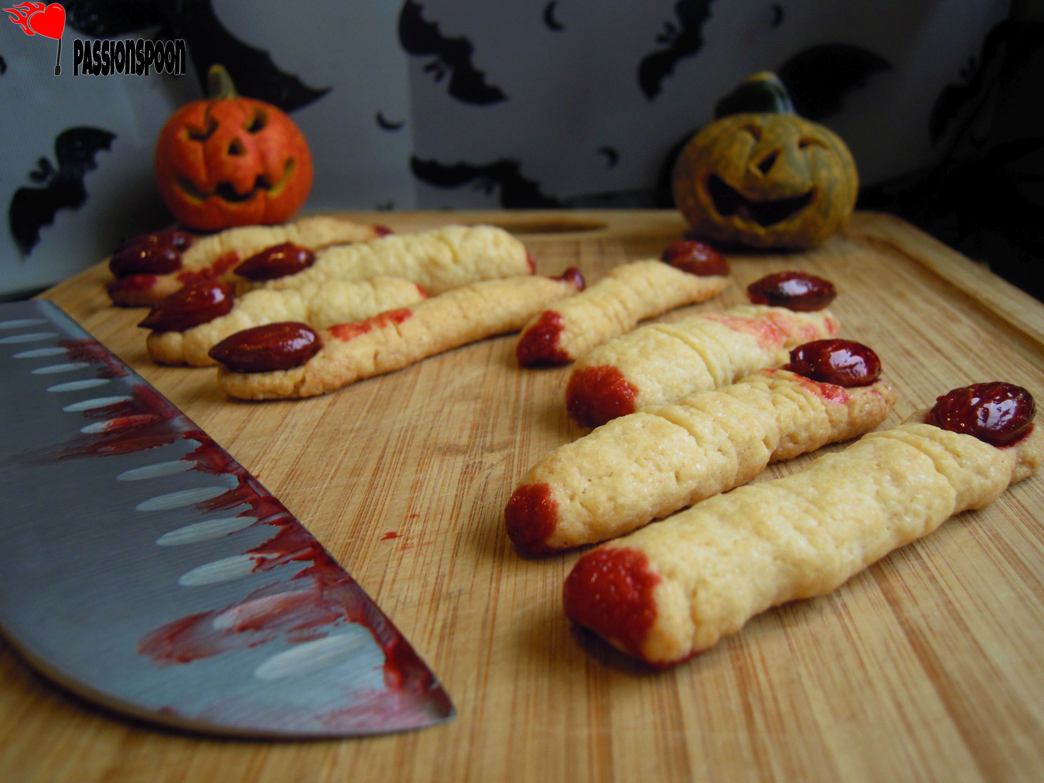 Halloween finger cookies; a spooky snack - PassionSpoon recipes
